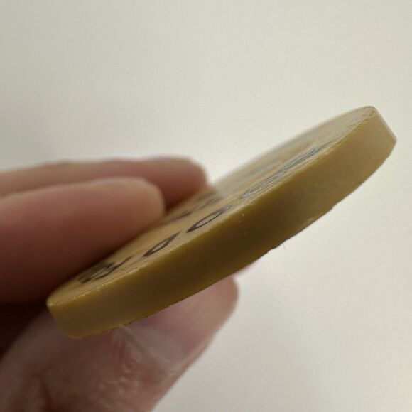 Vintage Alton Hotel Good For One Draft Drink Plastic Token Soudus Bay NY? 1.5" - Picture 3 of 5